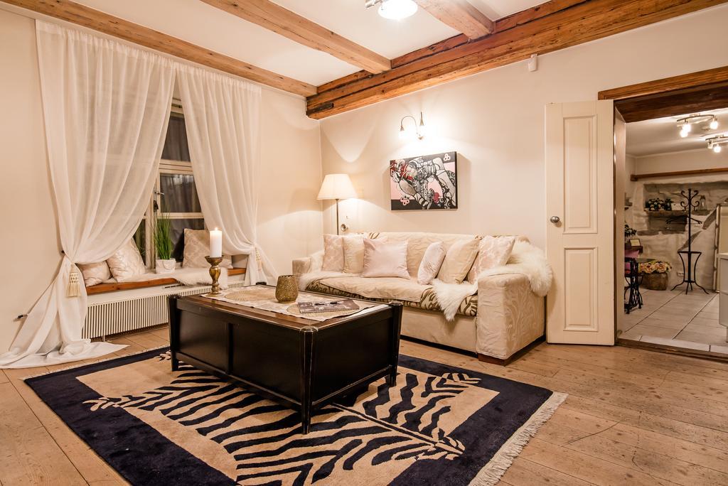 Oldhouse Apartments - Tallinn Old Town Kültér fotó